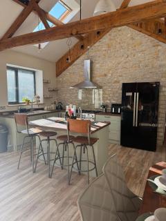 Trendy Barn Conversion Families & Groups Sleeps 8 Fibre WiFi - 7