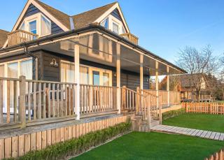 Yare View Holiday Cottages - 8