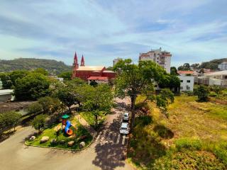 Quarto ao lado da Igreja Matriz, cidade do Cristo - Encantado - 1