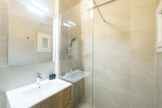 Athens Aesthetic Suite in Pagkrati - 1