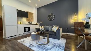 Stylish Apartment - Balcony - City Centre - Netflix - Wifi 139k - 5