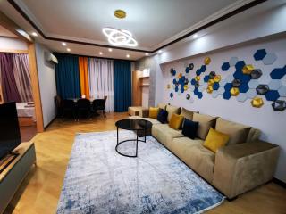 Luxury 3 Bedroom Apartment by Republic Square - 8