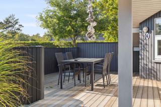 Cozy Holiday Home Near Beach And Town - 1