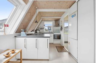 Lovely Holiday Home With Sea View - 3