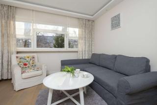 Cozy and Family Apartment close to the Metro in Warsaw by Noclegi Renters - 6