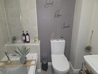 Entire Cosy House in Nottingham - 1