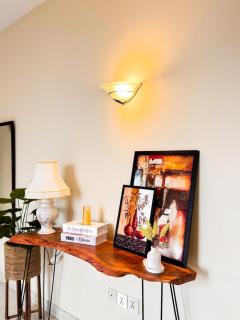 Luxe Loft 2 Cozy 3 Bed Escape - 7