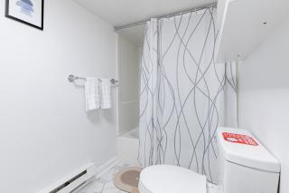 Spacious 5BR Boston Home Near Fenway Parking - 1