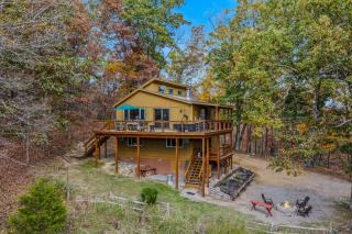 Camp Dancing Bears - Wifi, Riverfront, Pet Friendly, Fire Pit, Grill, Deck, Fishing, Games, Fireplace, King Bed - 6