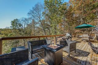 Camp Dancing Bears - Wifi, Riverfront, Pet Friendly, Fire Pit, Grill, Deck, Fishing, Games, Fireplace, King Bed - 2