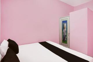 THE HOTEL PARADISE - 1