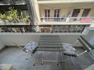 Youthful Dynamic Downtown Living - KefiHome - 5