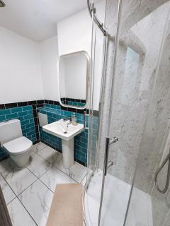 Spacious Studio In The Heart of Ealing Broadway - 6