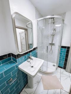 Spacious Studio In The Heart of Ealing Broadway - 5