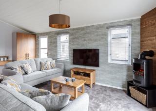 Roydon Marina Village - 6