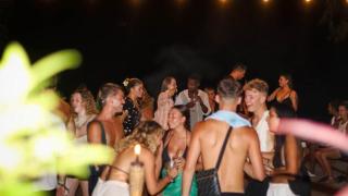 Mad Monkey Kampot - 5