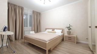 51 возле Байтерека, 2х комн с 2-мя кроватями,раскладным диваном и раздельным санузлом на 1-6 гостей, центр - 0