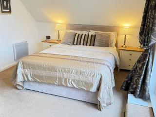 3 Bed in Tenby FB273 - 4