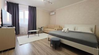 51 возле Байтерека, 2х комн с 2-мя кроватями,раскладным диваном и раздельным санузлом на 1-6 гостей, центр - 6