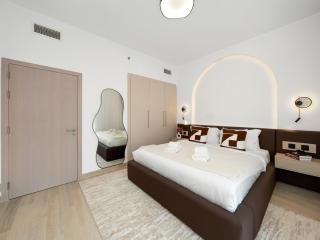 Elite Nest - Luxurious & Spacious 1BR just 1 min to Ferrari World - 1