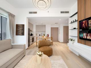 Elite Nest - Luxurious & Spacious 1BR just 1 min to Ferrari World - 1