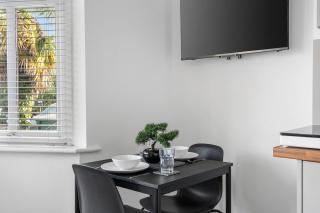 Chic Urban Studio Apartment In Vibrant Brixton - 1