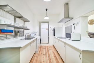 Modern Interior Room In Cais do Sodré - 4