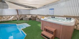 נווה שחר- צימר משפחתי מקסים עם ג'קוזי פרטי ובריכה ליד הכנרת - 9