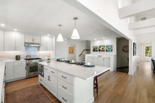 Waterfront Private Beach Panoramic Views - 2