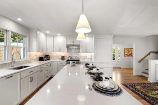 Waterfront Private Beach Panoramic Views - 3