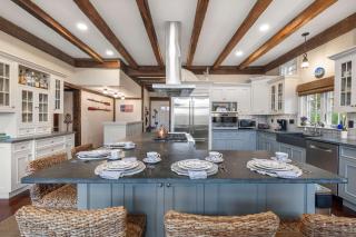 Pool Hot Tub Theater Room Water Views and more - 4