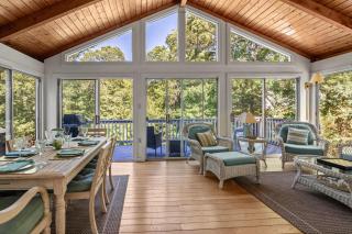 Fire Pit Sun Room Central AC and Games - 8