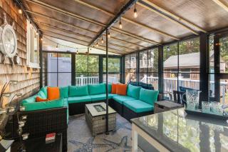 Hot Tub Sauna Ping Pong Table Treehouse and Fire Pit - 8