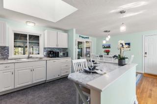 Hot Tub Sauna Ping Pong Table Treehouse and Fire Pit - 6