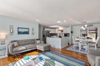 Hot Tub Sauna Ping Pong Table Treehouse and Fire Pit - 4