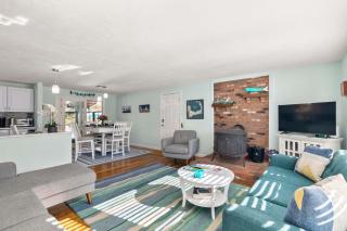 Hot Tub Sauna Ping Pong Table Treehouse and Fire Pit - 3