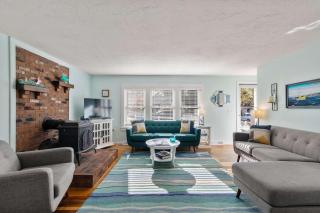 Hot Tub Sauna Ping Pong Table Treehouse and Fire Pit - 5