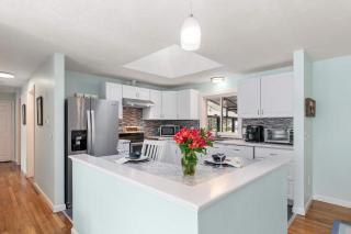 Hot Tub Sauna Ping Pong Table Treehouse and Fire Pit - 2