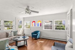 Renovated Classic Cape w Guest House - 4