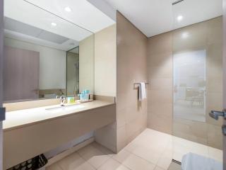 Elite Nest - New Modern 1BR just 1 min to SeaWorld & Ferrari World - 1