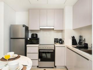 Elite Nest - New Modern 1BR just 1 min to SeaWorld & Ferrari World - 7