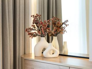 Elite Nest - New Modern 1BR just 1 min to SeaWorld & Ferrari World - 2