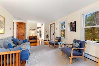 Waterfront on Swan Pond with Kayaks - 3