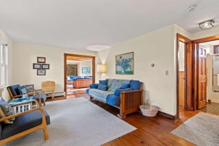 Waterfront on Swan Pond with Kayaks - 2