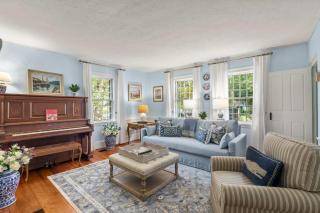 Steps From Downtown Minutes From Grays Beach - 9