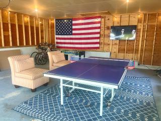 Steps From Downtown Minutes From Grays Beach - 7