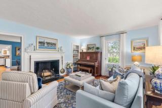 Steps From Downtown Minutes From Grays Beach - 4