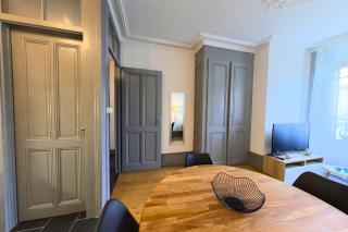 Charming 1-Bedroom Apartment in the Vibrant Eaux-Vives District JA9-2 - 4