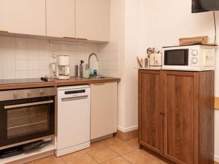 Le Lavandou, T2 cabine - 4 personnes, vue mer, accès direct à la plage - FR-1-803-61 - 3