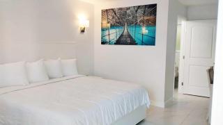 Palm Breeze Hotel - 6